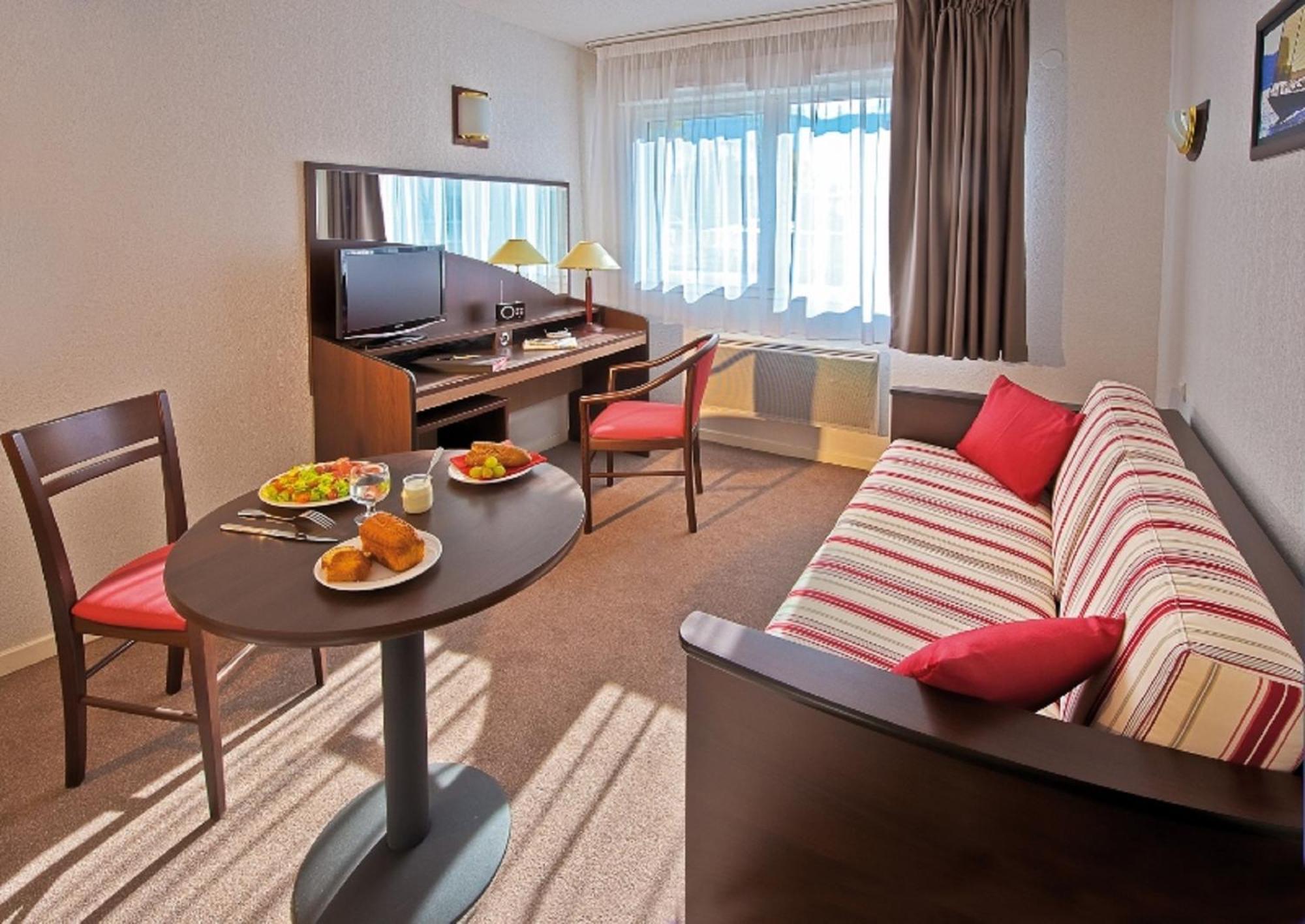 Comfort Aparthotel Les Hauts D'Annecy Exterior photo